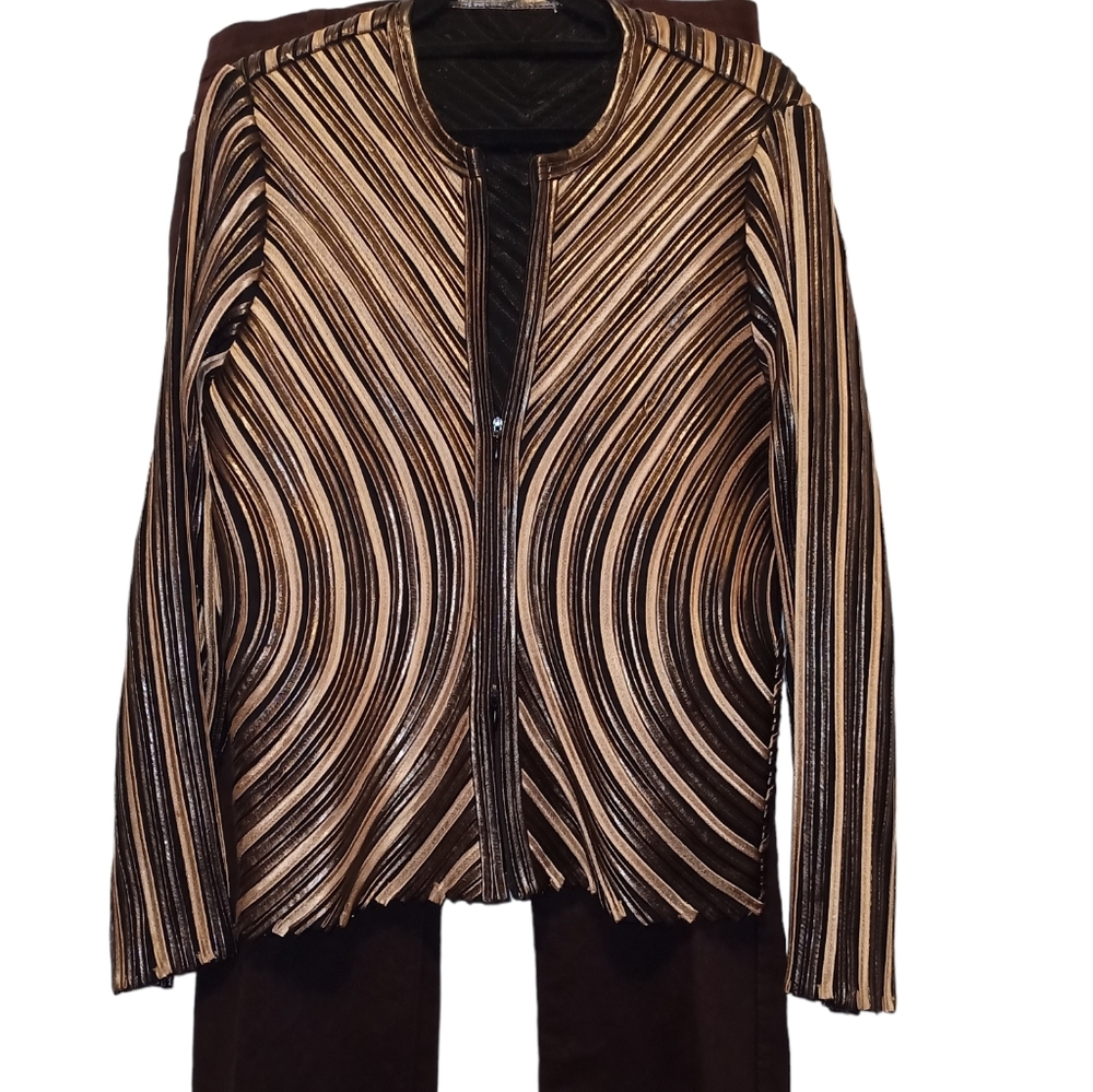 Unique Jacket. - image 7